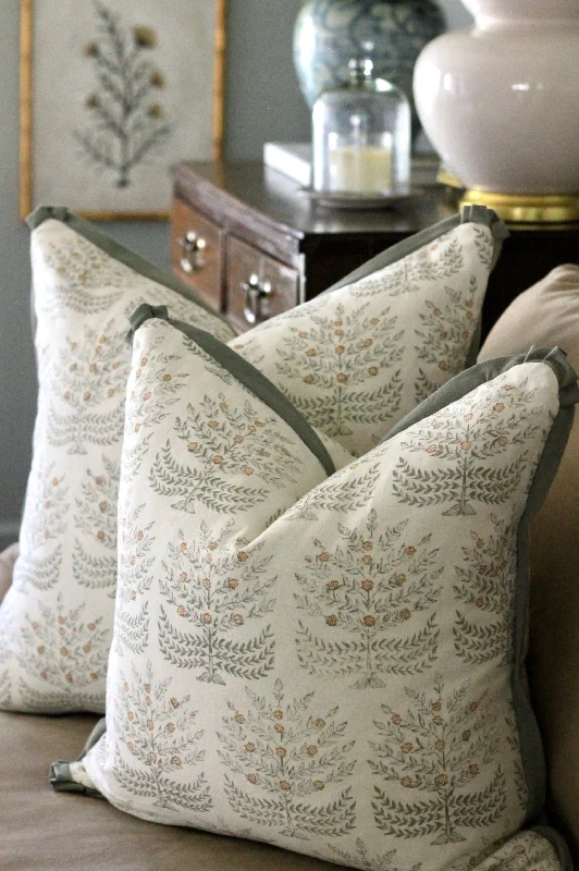 Hannah in Heirloom Pillow Covers | Willow Trim